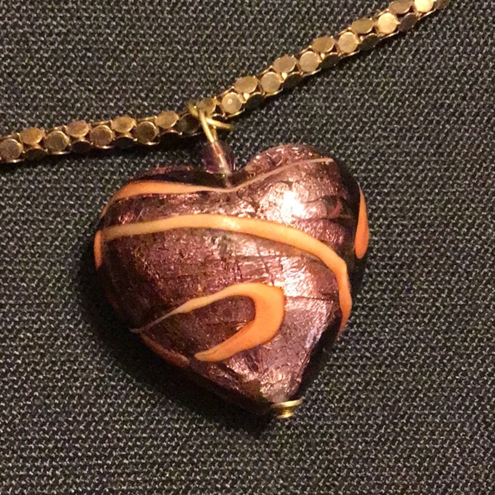 EUC,MURANO GLASS ARTISAN MADE HEART PENDANT. 20” with pendant. 17” chain. - Picture 4 of 4